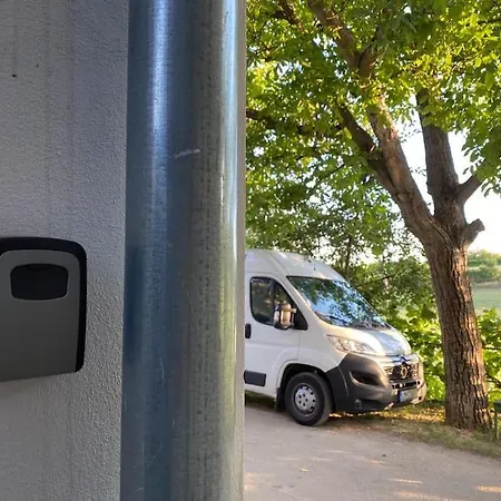 Kralicek Na Vinne Stezce Apartament *