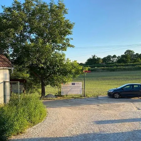 Apartment Kralicek Na Vinne Stezce *