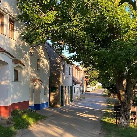 Kralicek Na Vinne Stezce Apartament *